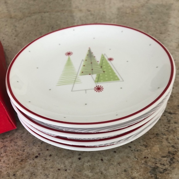 NWT Vintage MCM 6” Christmas Plates w/ Christmas Trees White/Green/Red - Picture 4 of 6